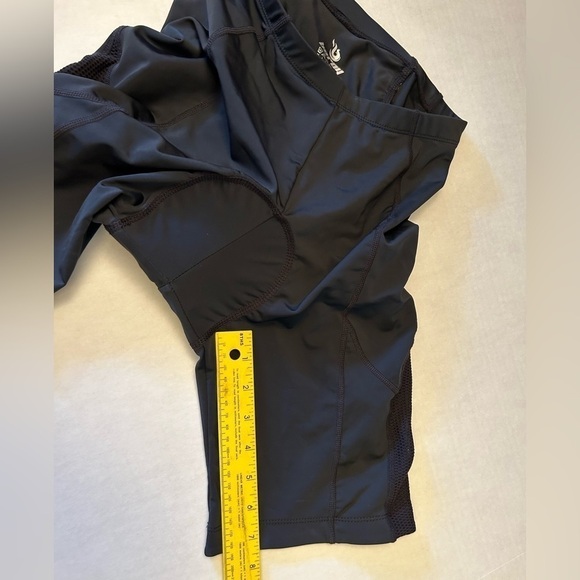 Beroy Cycling padded black shorts w/small pocket on back side. Sz L.   Q12 - Picture 11 of 13